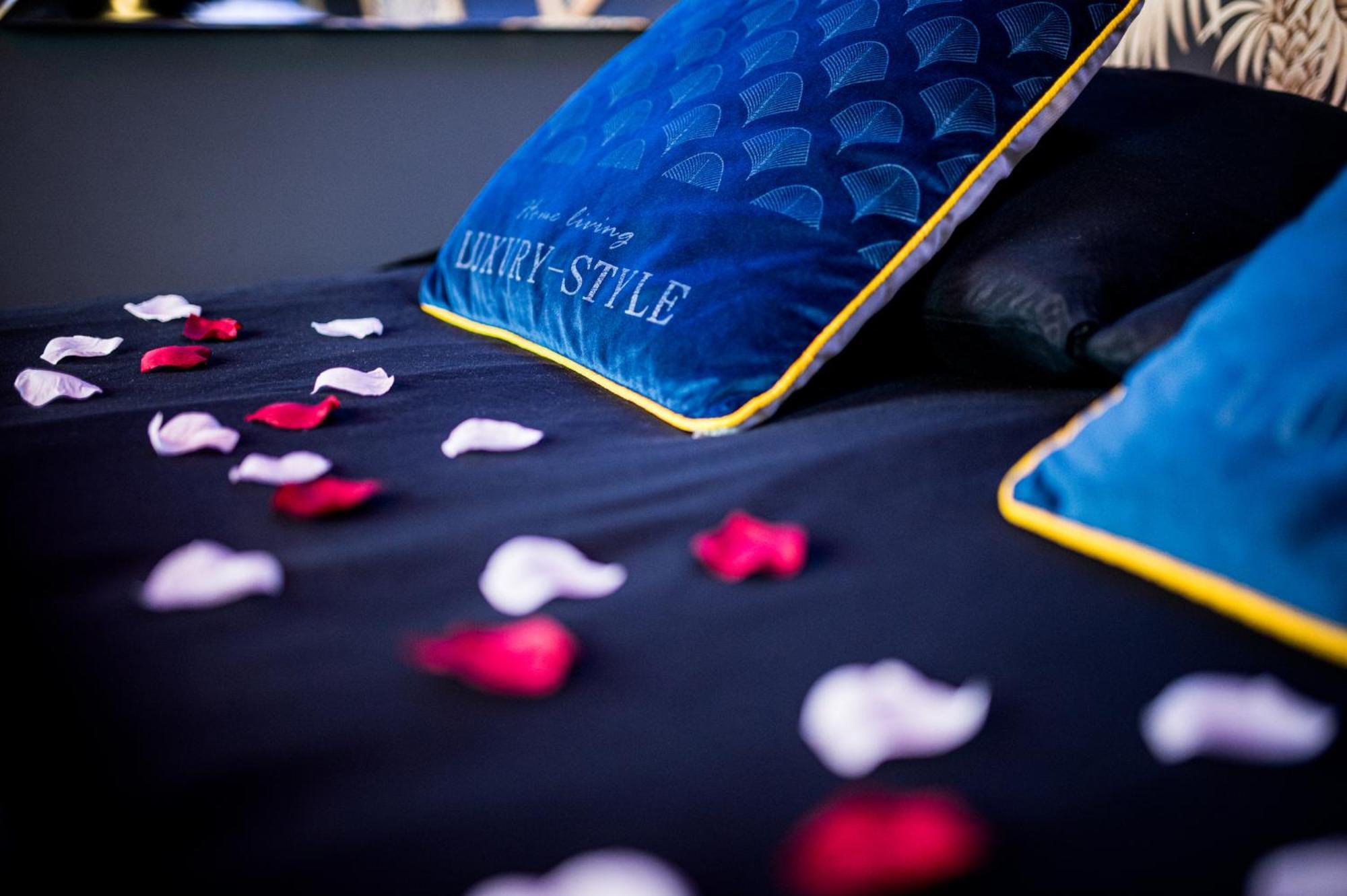 Loveroom Sauna, Balneo, Parking Prive Dans Le Centre De Honfleur Room photo