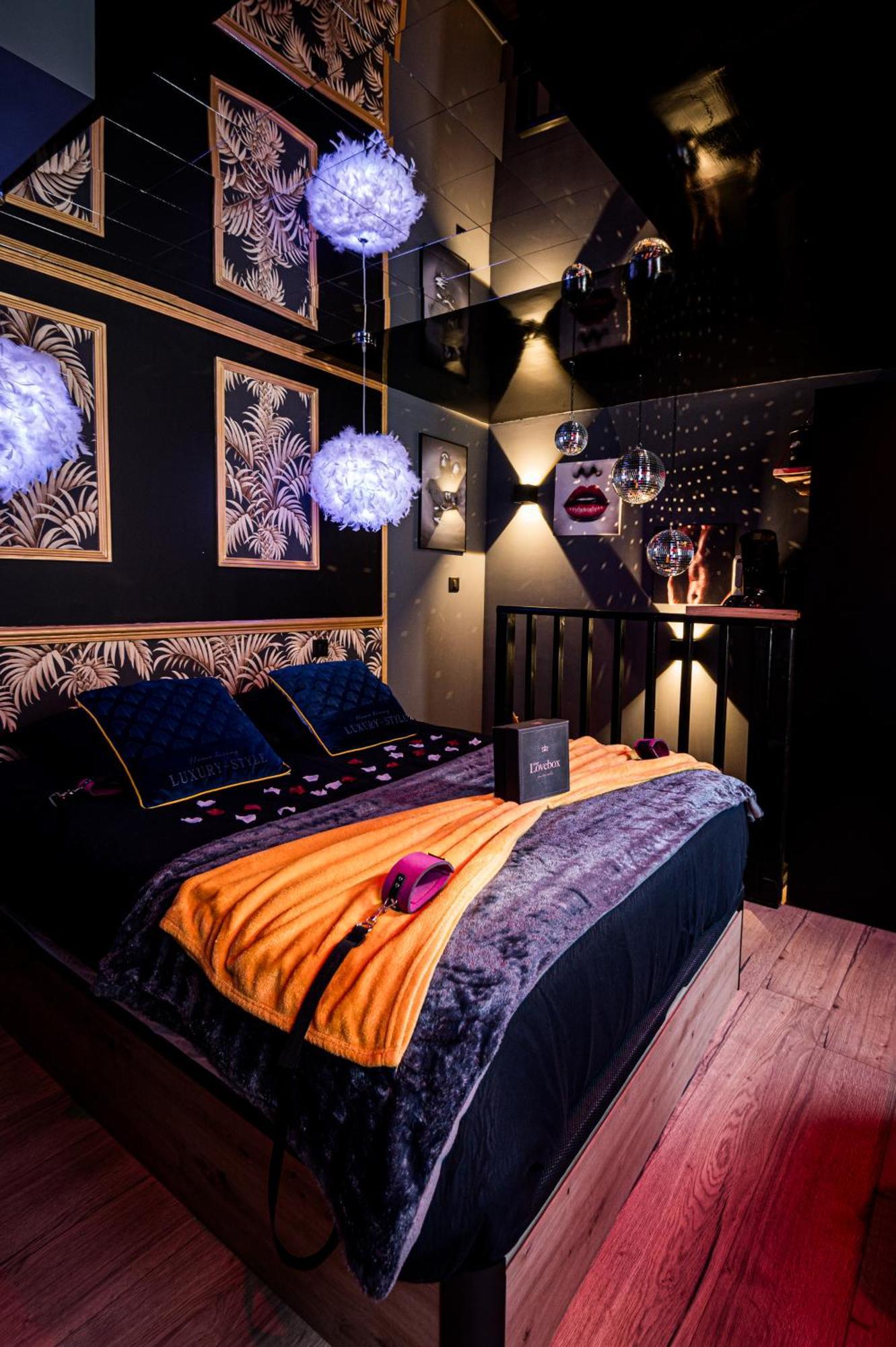 Loveroom Sauna, Balneo, Parking Prive Dans Le Centre De Honfleur Room photo